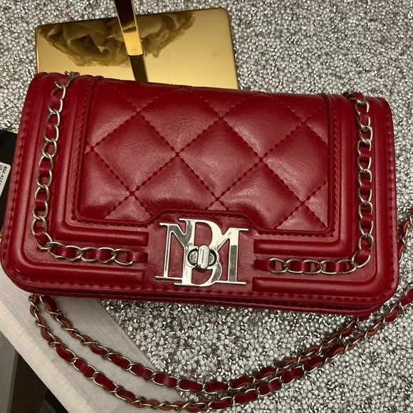 Brand New Beautiful Red Bagley Mischa Bag - Picture 2 of 14